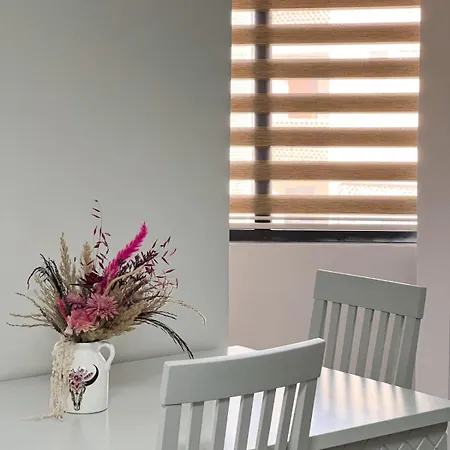 Apartamento Komuna Parisit New *